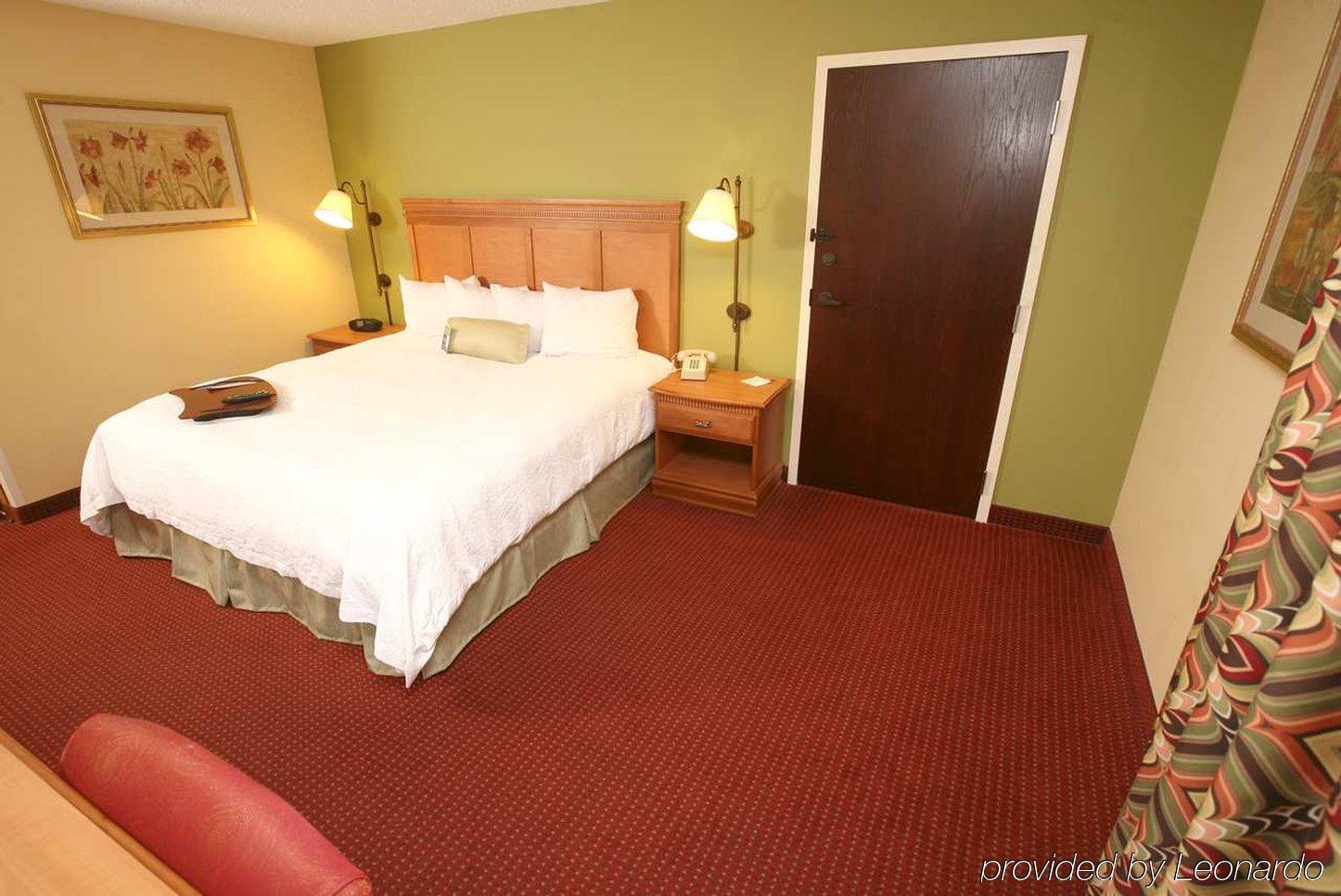 Hampton Inn Bardstown Room photo